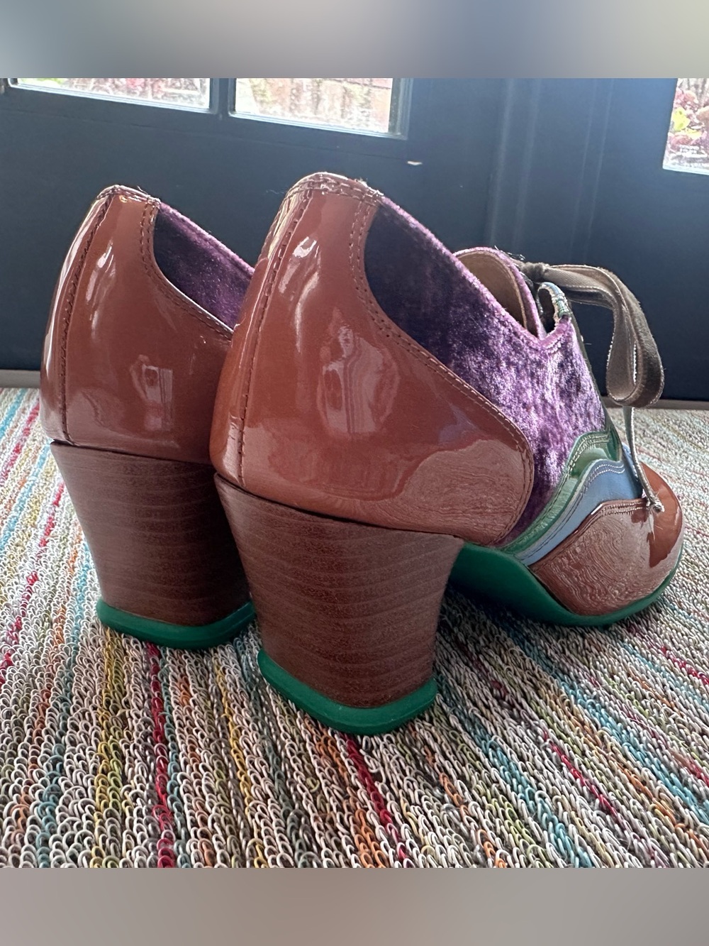 Fluevog NEARLY NEW Operetta Sandrine gold/green patent/velvet lace-up-8 (fit 7.5 - Picture 5 of 15